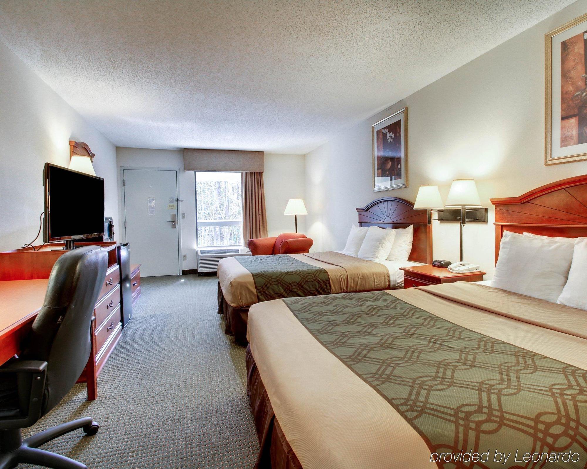 Econo Lodge Inn & Suites Gulfport Extérieur photo